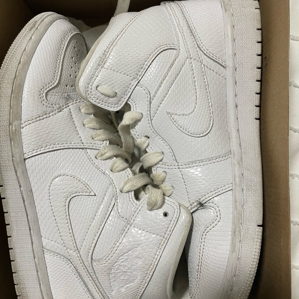 Jordan mids